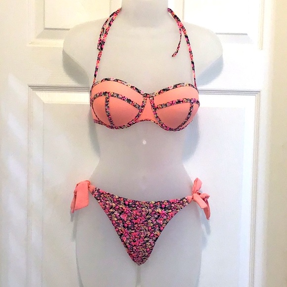Sexy Floral Bikini top & bottom excellent condition - Picture 1 of 11
